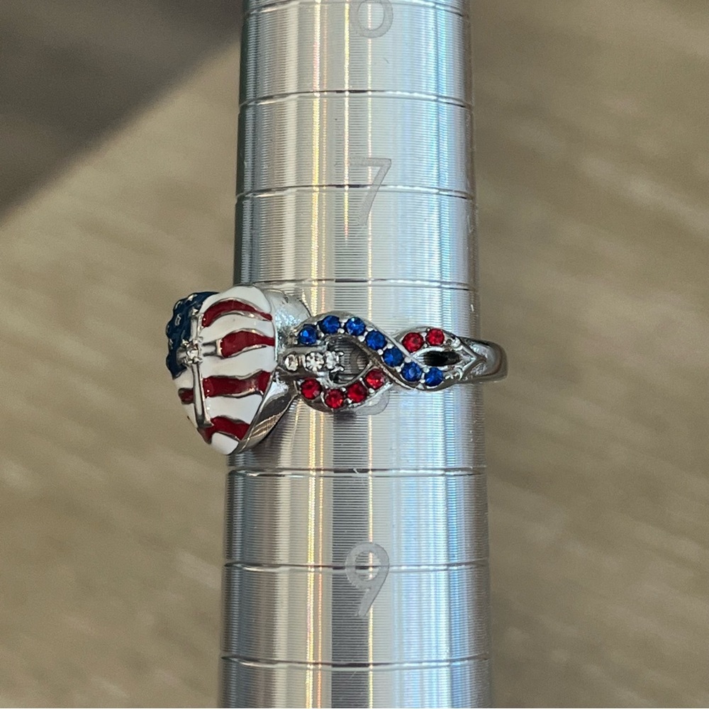 Heart Cross USA Flag Enameled Ring Size 8 - Picture 3 of 3